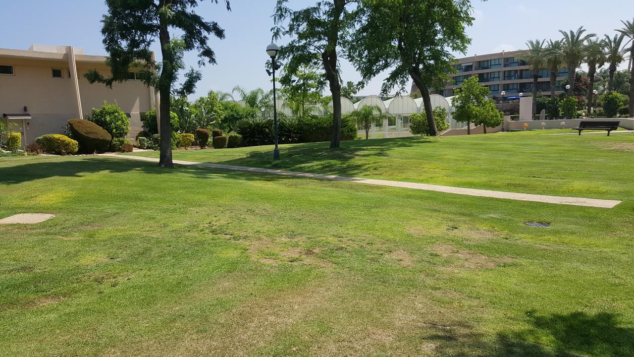 Neot Golf Caesarea Garden Apartment Exterior photo