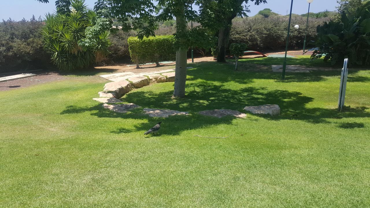 Neot Golf Caesarea Garden Apartment Exterior photo